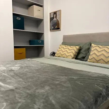 Stylish Renovated In Chiado * Lisboa