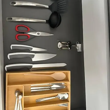 Stylish Renovated In Chiado Διαμέρισμα