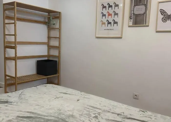 Stylish Renovated In Chiado Appartamento Lisbona