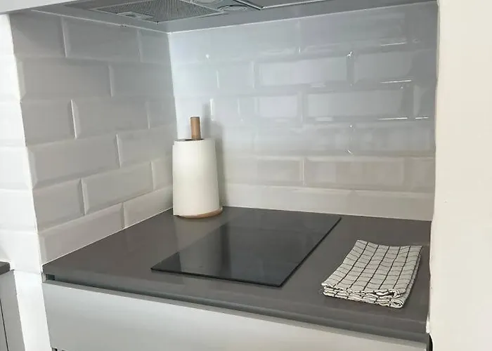 Appartamento Stylish Renovated In Chiado Lisbona