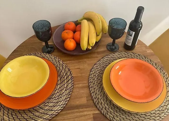 Stylish Renovated In Chiado Appartamento Lisbona