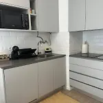 Stylish Renovated In Chiado