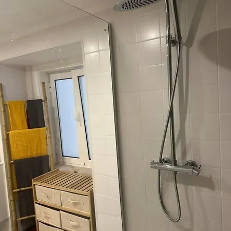 Stylish Renovated In Chiado