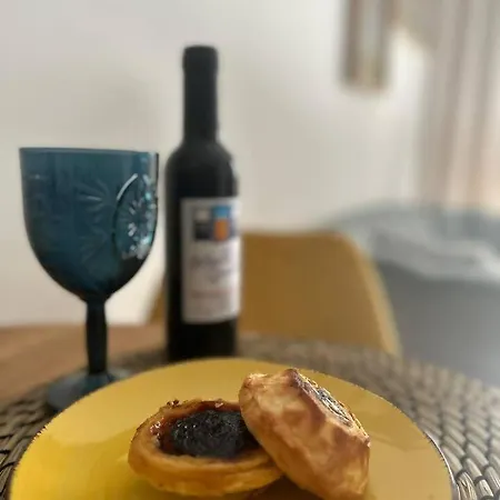 Stylish Renovated In Chiado 아파트 리스본